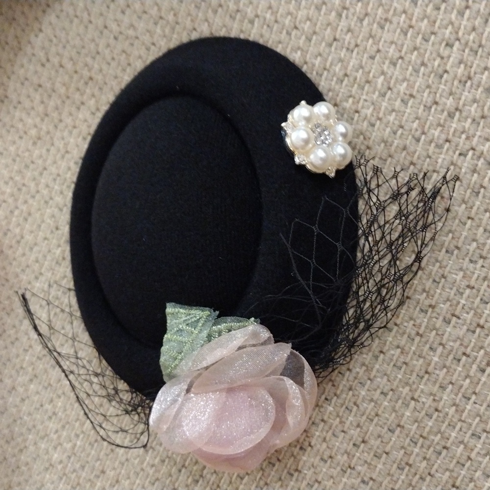 NWOT Black Fascinator Hat